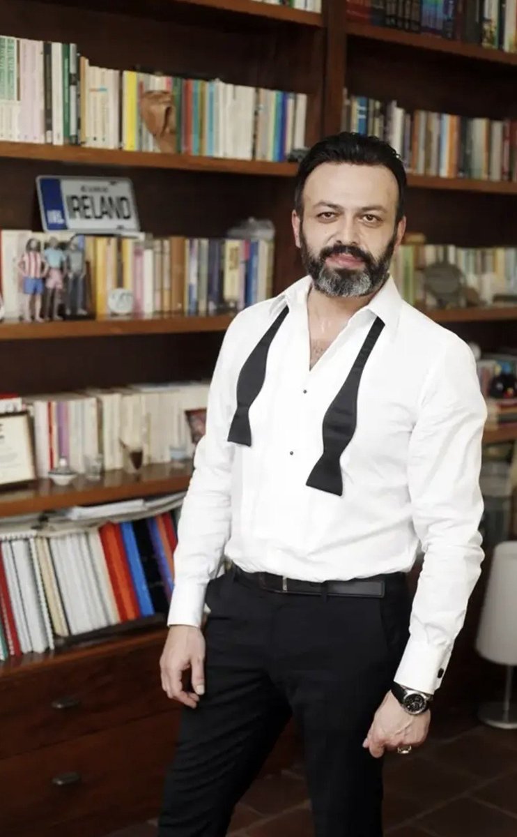 bernalacin35_5's tweet photo. Mahremiyete zerre saygısı olmayan vahşi linç körükleyicilerinin servis ettiği pespaye görsellerin aksine, 2015 senesinde, güzelim evinde kendi rızası ile olan fotoğraflarıyla veda etmek istedim Serhat Kılıç'a... https://t.co/CC8P8avxsu