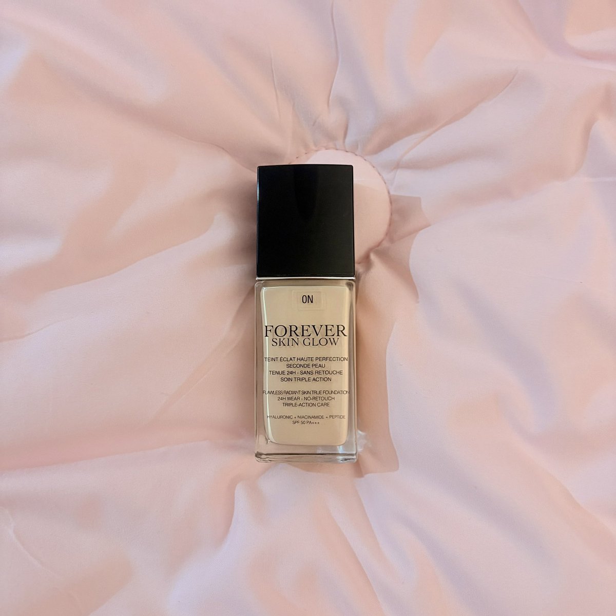 warinako's tweet photo. dior forever skin glow ของแท้ สี 0N ค่ะ 
890 รวมส่ง คิดว่าเหลือ ~30% 🐰💕

#ส่งต่อdior #ส่งต่อเครื่องสำอาง #ส่งต่อเครื่องสำอางค์ #ส่งต่อสกินแคร์ #เครื่องสำอางมือสอง https://t.co/y44soapA54