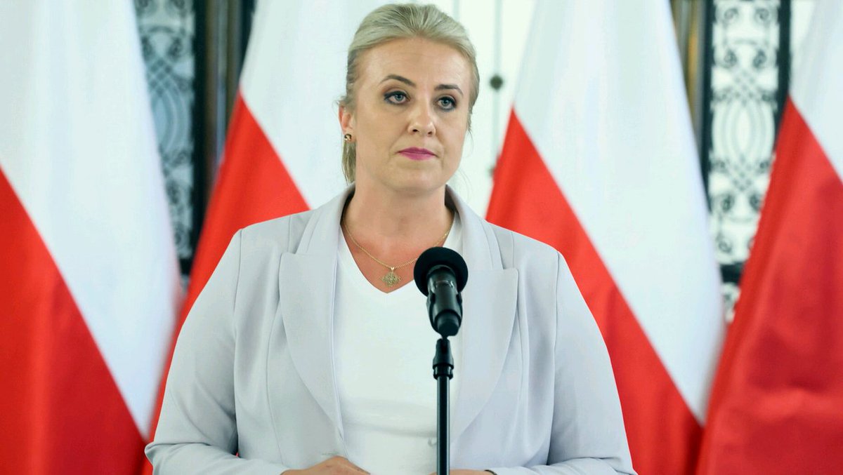 coolfonpl's tweet photo. Mikstat - pierwsza gmina, gdzie obcokrajowcy mają przewagę liczebną. Dlaczego?

Głównym pracodawcą w mieście jest firma AMI, ściągająca obcokrajowców przez agencje. AMI należy do rodziny Krystiana Aksamskiego, partnera poseł (i byłej minister zdrowia PiS) Katarzyny Sójki.

ZIRO! 👌