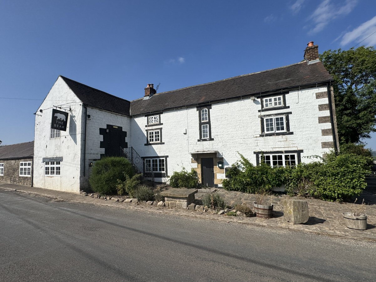 StickyBeakBlog's tweet photo. A hearty Sunday roast at one of Derbyshire’s most historic country inns 🐻

Beautifully cooked meats, excellent vegetables, enormous portions and possibly one of the best cauliflower cheeses in the ’Shire!

Hot Wings for The Bear Inn, Alderwasley 🔥

https://t.co/MjXzs1Rj99 https://t.co/143EuQJz0f