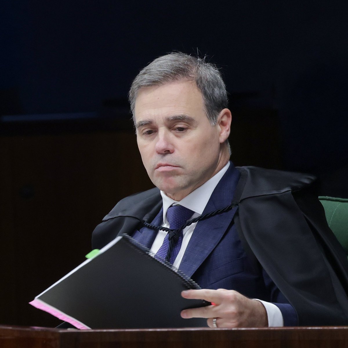 eixopolitico's tweet photo. 🇧🇷 URGENTE: Ministro André Mendonça afasta Andrei Rodrigues do comando da Polícia Federal. https://t.co/S2DTjRQIwc