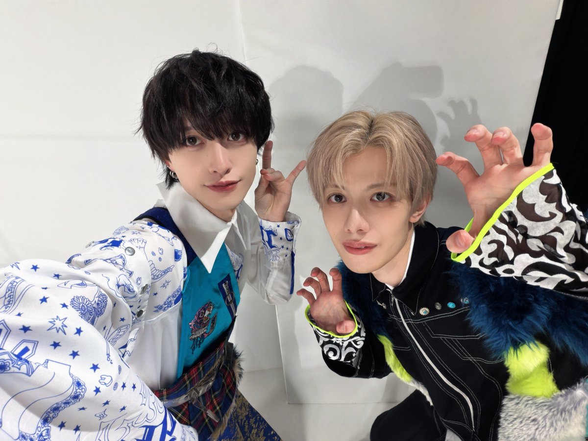 9bic_hayato's tweet photo. お誕生日おめでとうございます！
車いつでも出すのでこれからも誘ってください😌
バースデーイベントぶちかます準備出来てます✊🏻 https://t.co/QYg9tWtifq