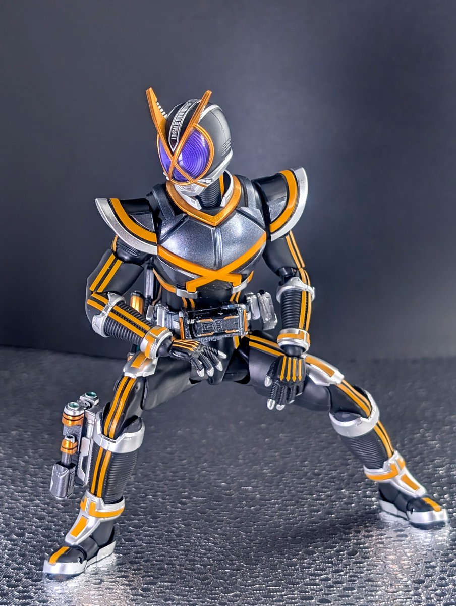 zyaburoo's tweet photo. #夜のフィギュア撮影会
テーマ「フリー」
もし乾巧がカイザに変身していたら https://t.co/ofMwbBqtLW