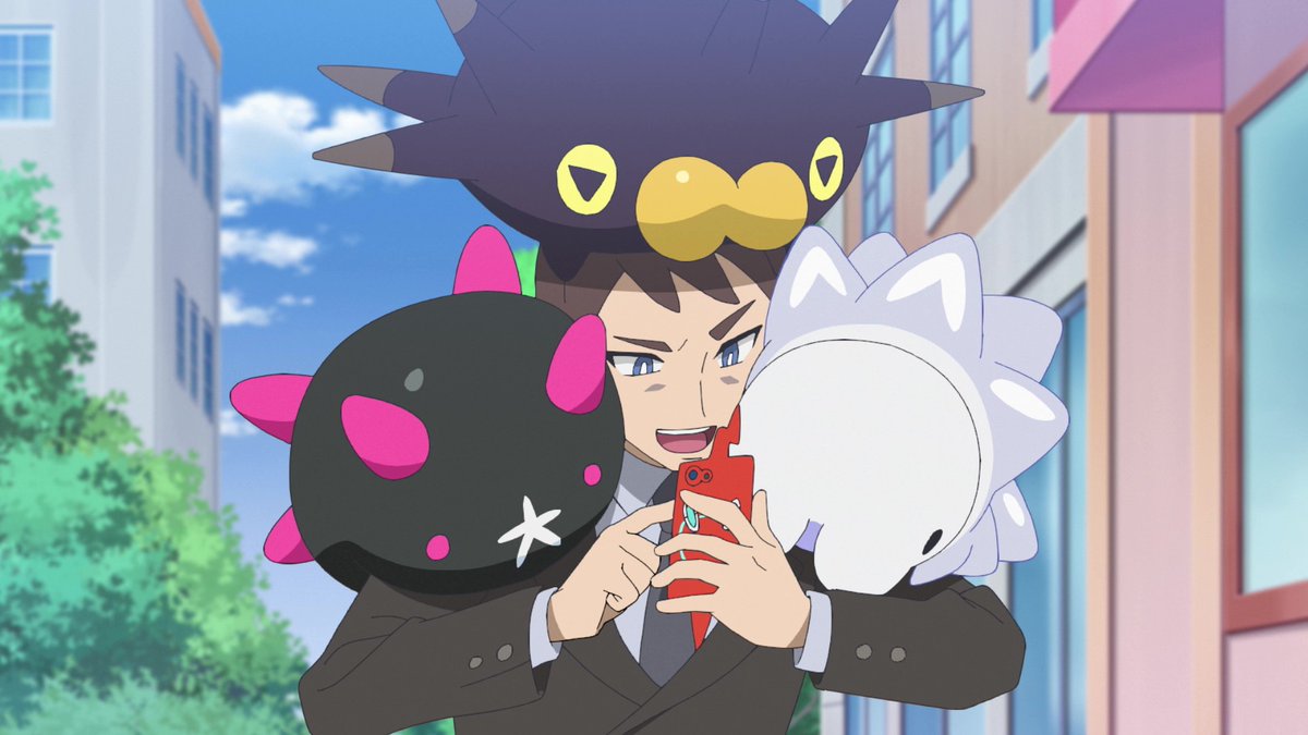 anipoke_PR's tweet photo. △#アニポケ 次回注目ポイント▽

#メタモン コラボメニューを食べにきた
リコとナヴィ♪

そこに現れたのは
肩に #ナマコブシ と #ユキハミ
頭に #バチンウニ を乗せたサラリーマン・ヤカタ！

ヤカタに誘われ、2人は
プニプニしたポケモンを愛でる「プニポケ活動」
略して「プポ活」をすることに!? https://t.co/koDgw8Ydwa