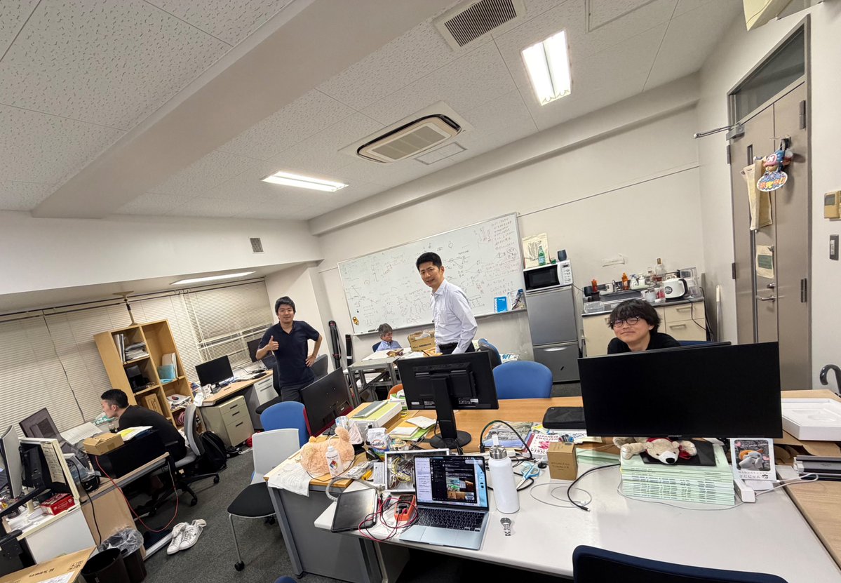 philab_'s tweet photo. 雨で帰れないよーん！
#ファイ研 #名大 https://t.co/nN64vBrBfX