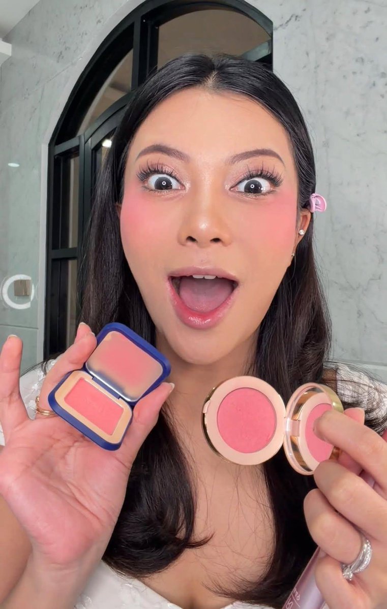 xbananah's tweet photo. MASUK SURGA LU HANUM MEGA!!😭🫵🏻

GIMANA CERITANYA BISA NEMU BLUSH SE-MIRIP INI SAMA GUCCI versi ramah kantong banget 🥹 https://t.co/tMo21qaZ0x