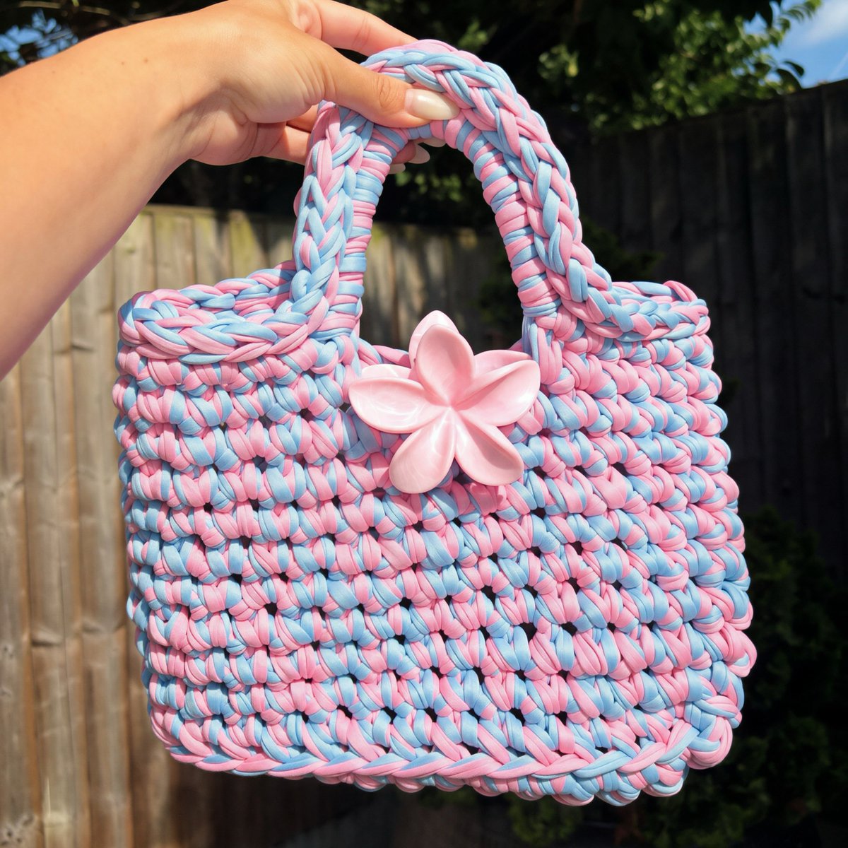 brannkelo's tweet photo. GIRLIE Tshirt Yarn Bag https://t.co/Vj91SHsl46