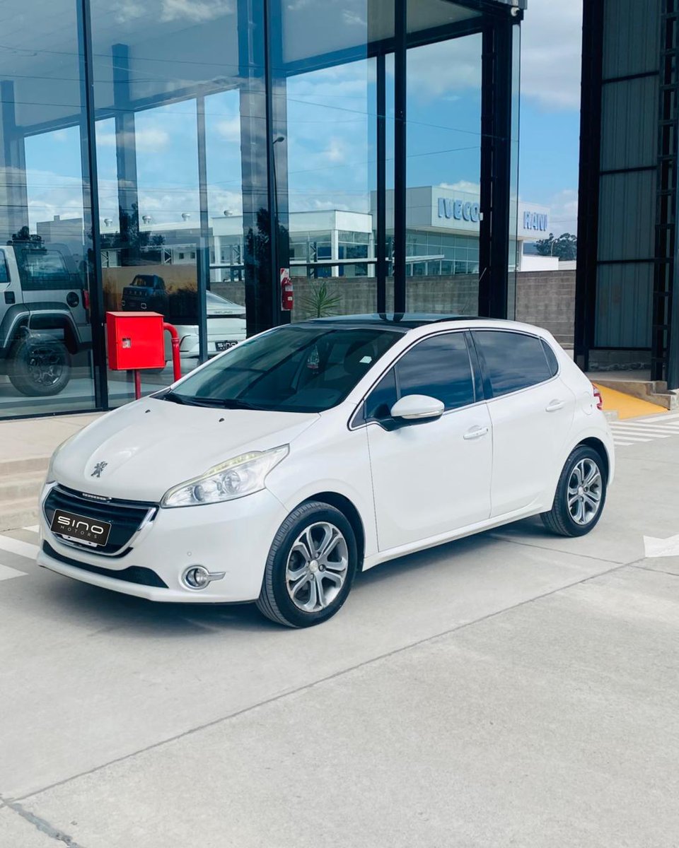 GerardoNoro's tweet photo. PEUGEOT 208 1.6 FELINE PACK CUIR MOD 2015 

C/ 152.000 Km

Consultas al 3885012344 https://t.co/uYri5kkLmo
