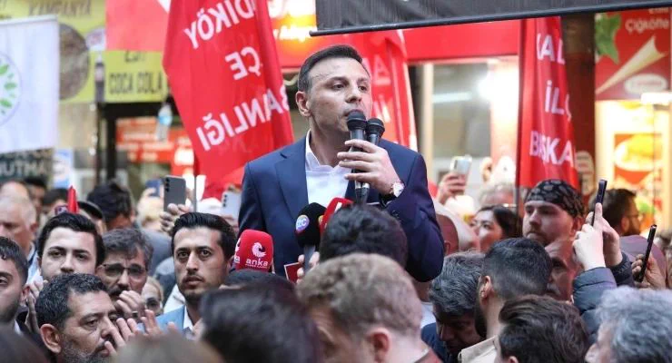 Diken on X: "Özgür Çelik: Üsküdar'da insanlık onuru ayaklar altına alı