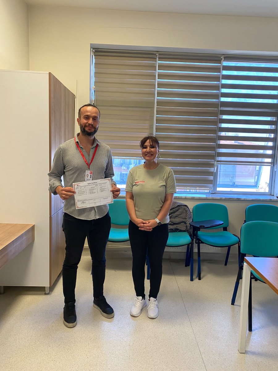 amasradh's tweet photo. Hastanemize yeni başlayan personellerimiz, İş Sağlığı ve Güvenliği Eğitimi’ni başarıyla tamamlayarak sertifikalarını almaya hak kazanmıştır.

Eğitime katılım sağlayan tüm personelimize teşekkür ediyor, çalışmalarında başarılar diliyoruz. 

#AmasraİlçeDevletHastanesi 
#İSG https://t.co/l7Nb0C6fw0