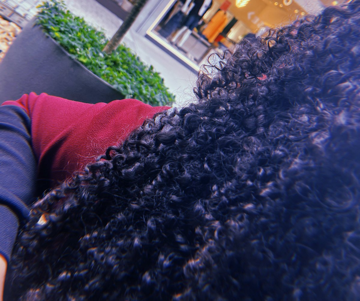 cachosleoa's tweet photo. Eu não queria chamar atenção, meu cabelo que quis 🥰🗣️ https://t.co/xBrSfx1Ugn