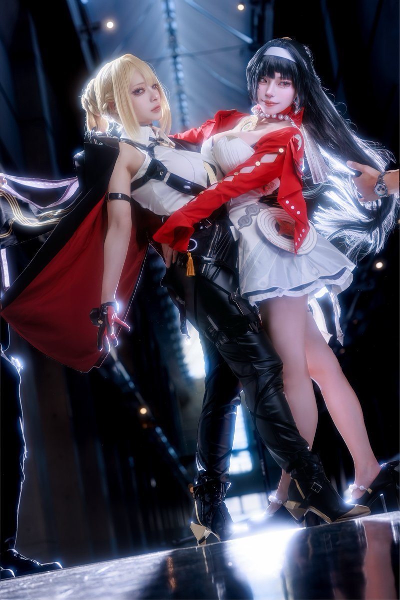 plum_cos's tweet photo. カメラマンの写り込みでさえも作品の一部 https://t.co/kaC3OZ8tdr