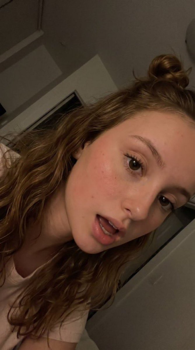 LBeneduce's tweet photo. Nude version in the comments ⬇️ https://t.co/3jz80yaLoB