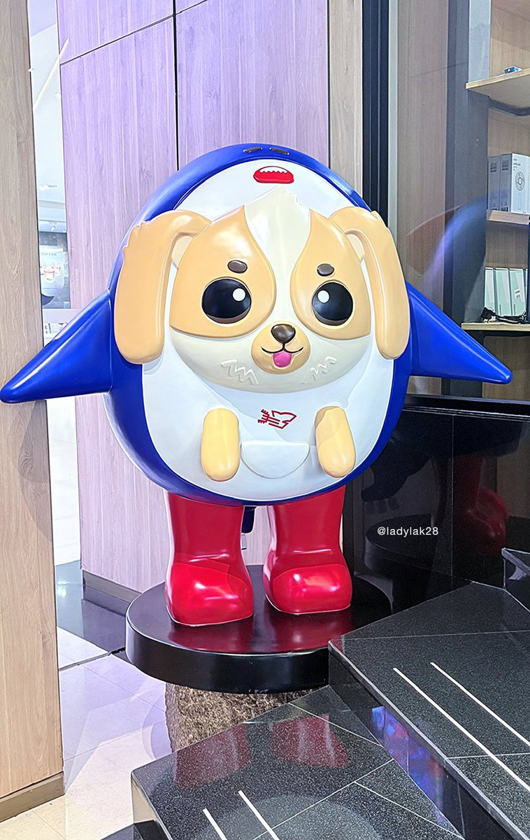 jm_junmom's tweet photo. 🗣️ ถ้าเวสลี่กินกี่ลัง
🦈 โห ถามแรงไปปะเจ๊ อันนี้ไม่โอเลย
🗣️เวสลี่ออกจะเพียว
🦈ขายาวนะ ขายาวนะเห็นยัง 
🗣️ ขายาวว่าไม่ได้น้า
🦈 ปะป๊าเลี้ยงมาดี 

SERVE THE FEELS WITH EST 

#ดีน่าโฉมใหม่xเอสศุภ https://t.co/hwodEUry2g
