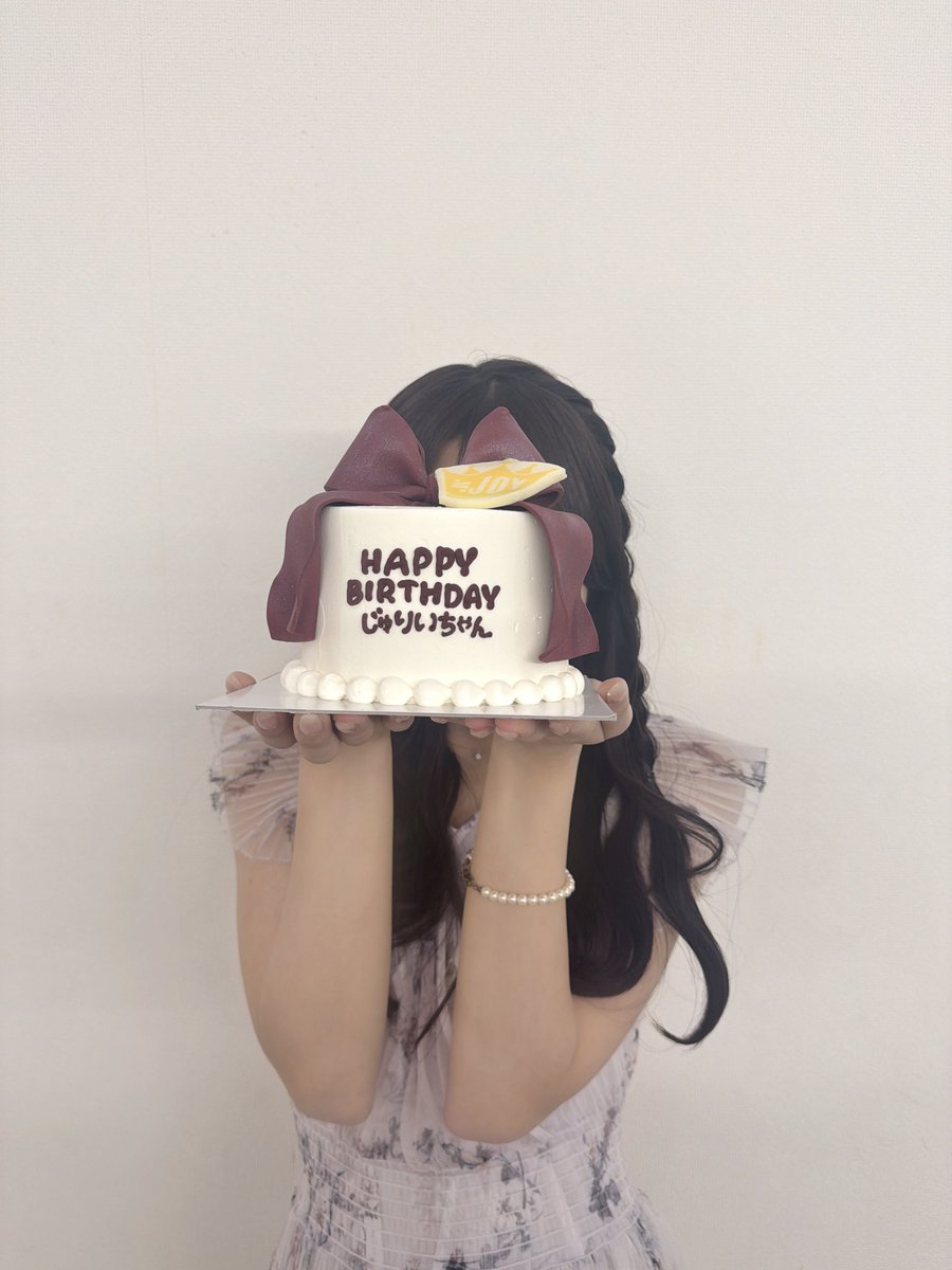 aida_jurii's tweet photo. イコノイジョイ生誕祭イベント
ありがとうございました🎂

みんなの向けてくれる視線が優しくて…!!
パズルも上手にできて嬉しかった🧩✌🏻️

楽しい時間をありがとう💍
誕生日当日がますます楽しみだ〜！

ボルドーの素敵なケーキをいただいたよ🍰🫖 https://t.co/w653kR6EA2