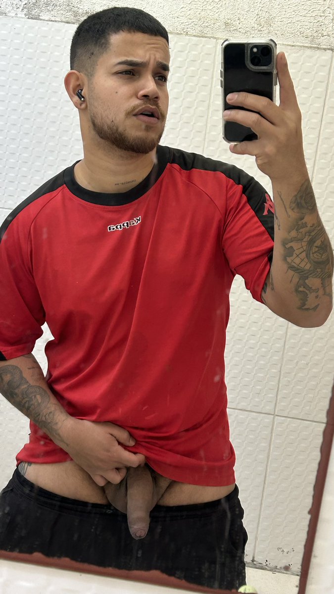 MrdosMags's tweet photo. Aquele tesão pós treino😏😮‍💨 da uma cheirada aqui https://t.co/9both9bszq