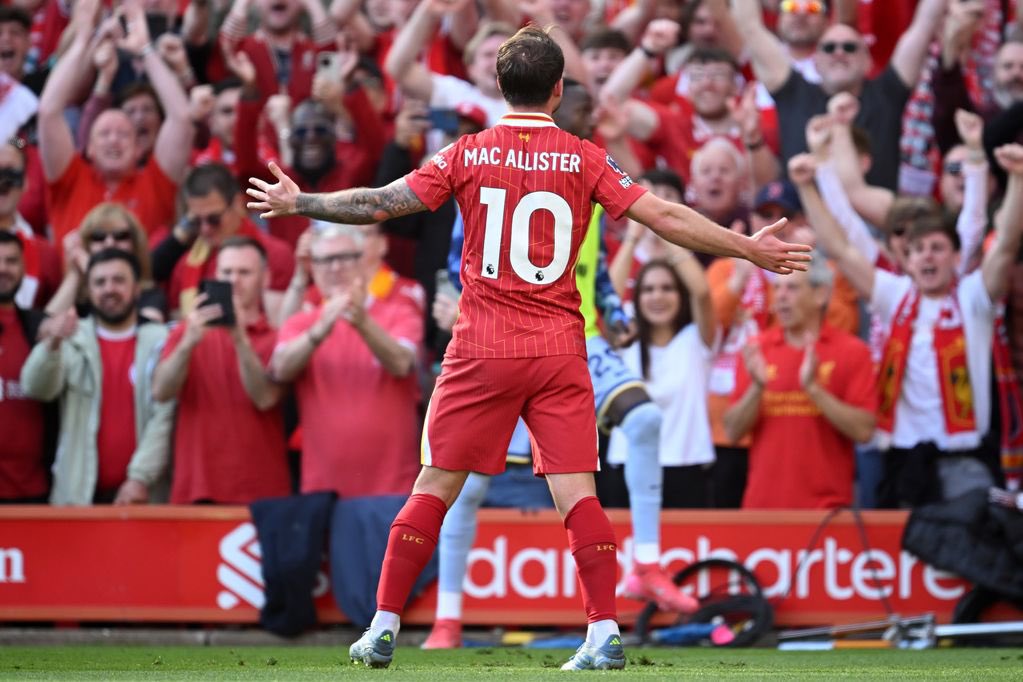 FabrizioRomano's tweet photo. 🚨 Alexis Mac Allister: “I love Liverpool and I love this club. I love being here, I love the fans”.

“As a player, it sometimes happens that you’re at a club for a long long time and you don’t realise where you are”.

“That DOESN’T happen to me. I know very well that this is an amazing club, that this city has something very special and of course I love being here”.