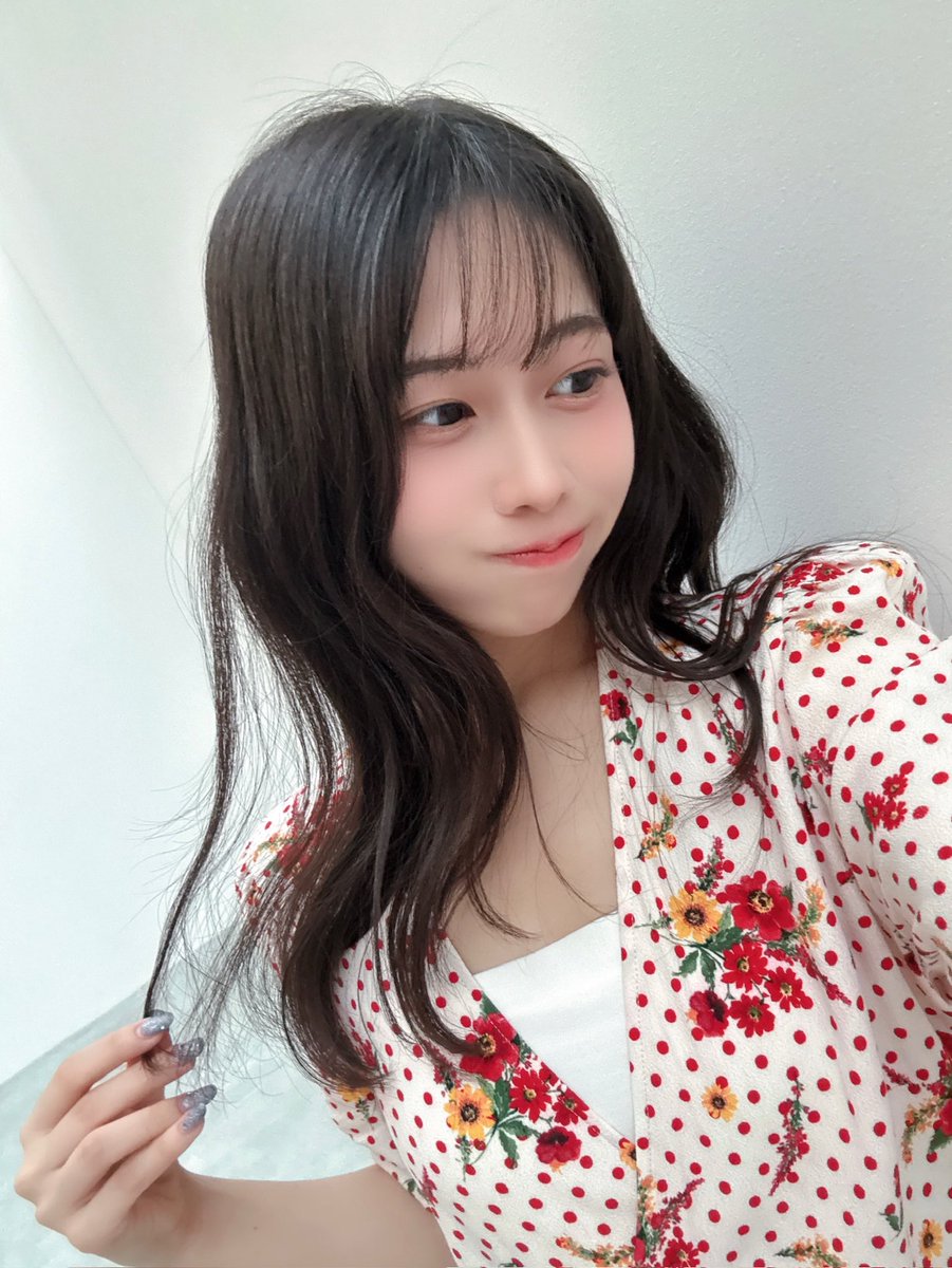 cocona_nonaka's tweet photo. #MyGirl46 本日発売です🎈

夏を感じるお衣装とヘアメイク！
インタビュー内容も面白くて、事前にどう答えようか考えてくるのが楽しかったです！

特典もよろしくお願いします🔆 https://t.co/3WRfJWPev0
