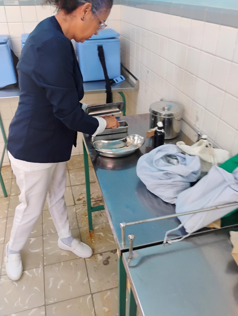 PolMachacoGbcoa's tweet photo. Departamento de Vacunación Pol. Docente Ángel Machaco Ameijeiras

Cumplimiento con esmerada dedicación del programa de vacunación a los niños de nuestra área de salud para garantizar la inmunización adecuada que garantice su crecimiento saludable https://t.co/58bdExhdwP