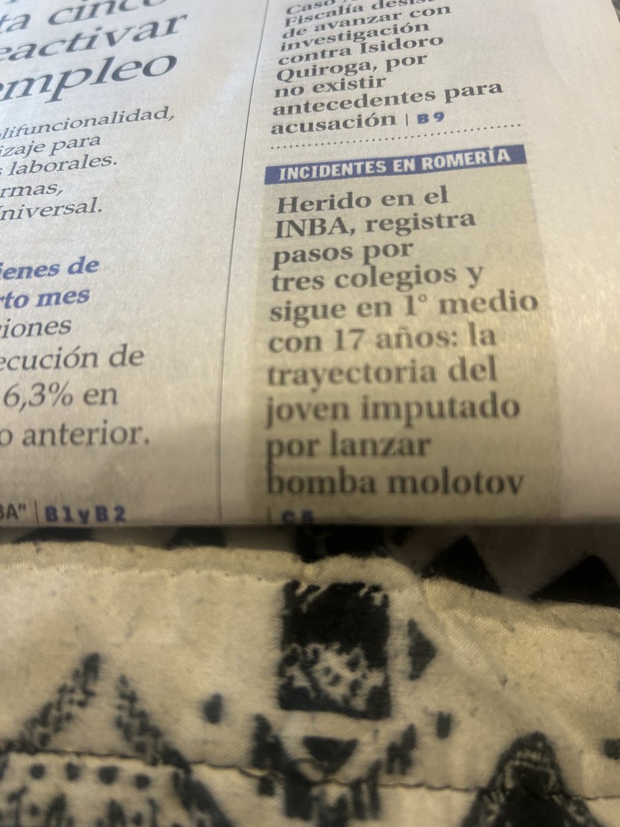 GsrKpz's tweet photo. Así es como los acéfalos comunistas destruyen el futuro y vida a adolescentes (cabezas calientes q agarran papa fácilmente y actúan sin pensar q son ellos los q lapidan sus vidas). Esto lo han echo desde siempre, son adultos los q los empujan y los seducen a hacer estupideces.HDP https://t.co/sEyfLCROZJ