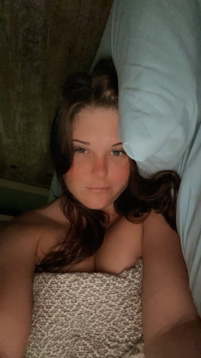 SluttyNickiBabe's tweet photo. Would you wake me up with your dick? 😈 #phx #Az #phoenixmeets https://t.co/j8GtSC2i4v