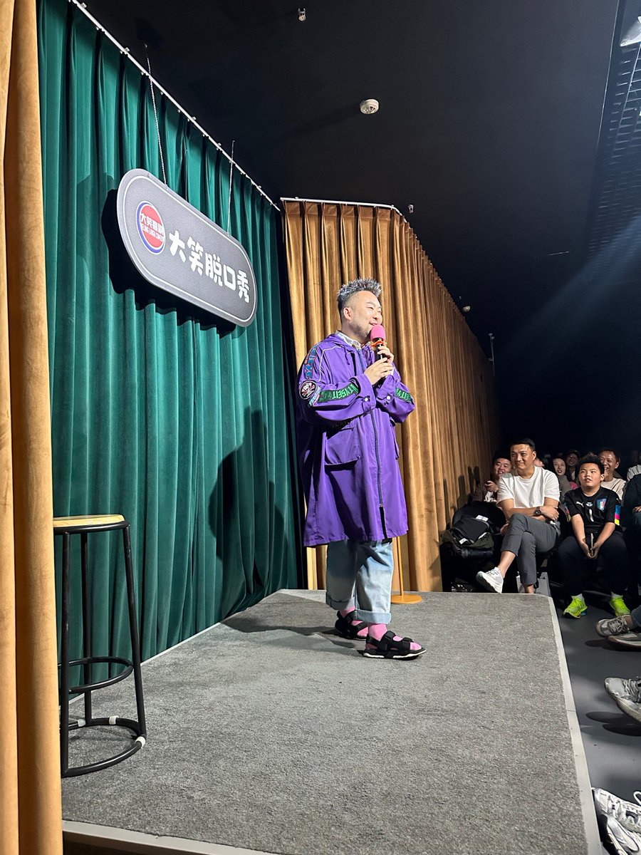 rosaflorestwitt's tweet photo. Just hit a joke so good half the crowd cackled and the other half pretended they didn’t hear it. Best night of testing material yet! https://t.co/1i1bTXrgCe