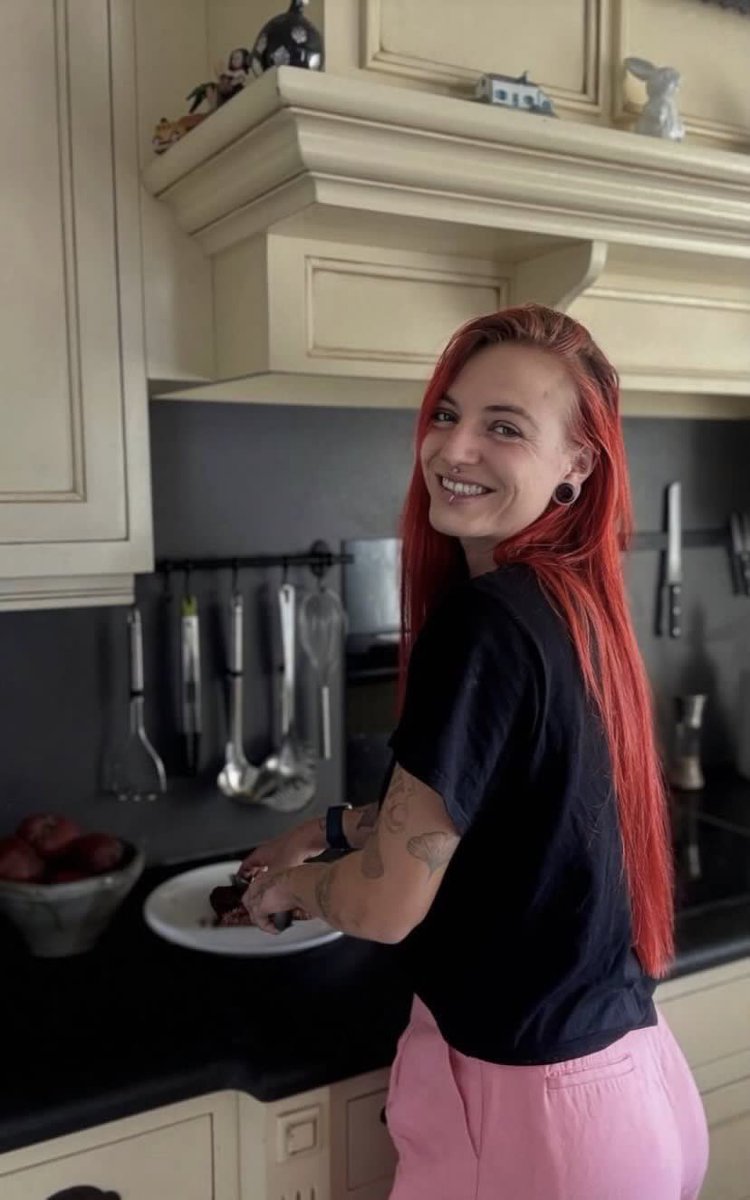 AdeleGrddd1's tweet photo. I’m single 💔
I don’t smoke
I’m not a bad person
I can cook
I just want to be Friends with you
Can I? 

DM me🔗 https://t.co/Riodx6XXKh