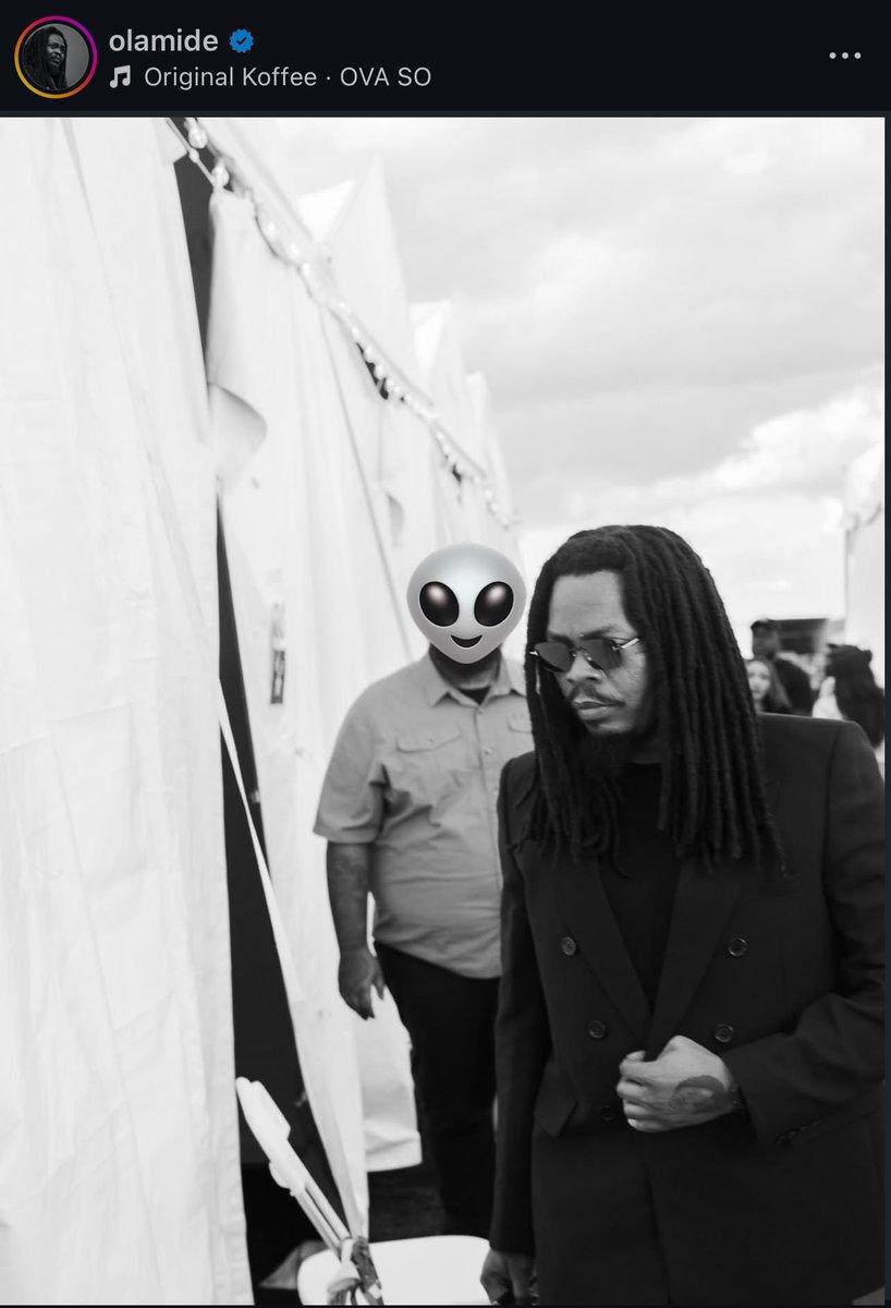 TheDamiForeign's tweet photo. Hustle o, make Olamide no use emoji cover your face for picture😭💔 https://t.co/nftfYz1YXv