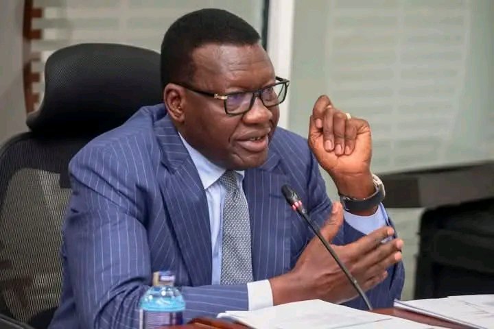 barrack_gumba's tweet photo. When you have Davis Chirchir in your government, you can sleep with your shoes on and snore loudly.

After Uhuru fired him in 2015, he continued receiving salary until 2017.

In 2017 elections, Uhuru made him his Chief Presidential Agent to make sure he was safe.

Chirchir was the only face that could scare former Prime Minister Raila Odinga.

In 2022 elections, there were at least 200 hacking attempts. 

It was later confirmed that Davis Chirchir, who was Ruto's ICT strategist then, blocked the hackers and went to sleep.😂😂

He singlehandedly blocked Uhuru Kenyatta from rigging 2022 elections hadi jamaa akatuma KDF.🔋💔

But that was not enough...

1/3