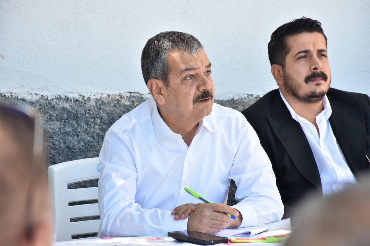 erolkeles23's tweet photo. 📍Sivrice | Görgülü Köyü

İl Yönetim Kurulu Üyelerimiz Sayın Eyüp Yazar, Sayın Muhammed Siraç Koç, Sivrice İlçe Başkanımız Sayın Sezai Arpacı, Sivrice Belediye Başkanımız Sayın Ebubekir Irmak ve beraberimizdeki heyet ile birlikte; Görgülü Köyümüzde, çevre köylerimizin muhtarları ve kıymetli hemşehrilerimizle bir araya geldik.

Köylerimizin ihtiyaçlarını, hemşehrilerimizin talep ve beklentilerini doğrudan dinledik; iletilen hususları not alarak yapılabilecek çalışmalar üzerine istişarelerde bulunduk.

Elazığ’ımızın her köşesinde hemşehrilerimizi dinlemeye, ihtiyaçları yerinde görmeye ve çözüm için birlikte çalışmaya devam ediyoruz.

@Akparti @RTErdogan @abuyukgumus