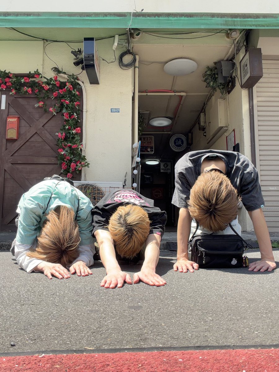 LOVELESS2_14_8's tweet photo. 本日のLOVELESSは

(ゆうだい)
けんた
こだ

でお待ちしてます‼️
現在従業員募集中ですので気軽にご連絡ください🫡
よろしくお願いします🫶 https://t.co/kreehiAt2b
