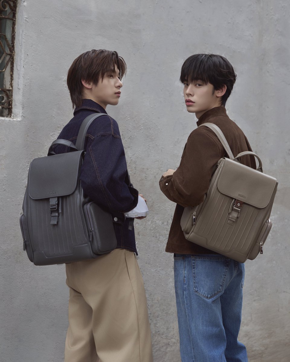startalkent's tweet photo. RIMOWA โดดเด่นด้วยงานฝีมืออันประณีตและการนำเสนอการเดินทางในฐานะหนทางสู่การเปิดมุมมองใหม่ ๆ พร้อมขยายคอลเลกชั่น Never Still โดย
"ตี๋ตี๋ วันพิชิต"และ "ป๋อ ศุภการ"

#TeeteePor #ตี๋ตี๋ป๋อ 
#twnpich 
#Porsuppakarn
#RIMOWANeverStill #RIMOWA

ด้วยรูปทรงใหม่ที่ออกแบบมาเพื่อการเดินทางในชีวิตประจำวันอย่างมีจุดมุ่งหมาย เมซงสัญชาติเยอรมันเดินหน้าพัฒนาผลงานอย่างต่อเนื่องผ่านซิลูเอตต์กระเป๋าหนังระดับพรีเมียม ตอกย้ำความมุ่งมั่นในการนำเสนอแนวคิดเรื่องการเคลื่อนไหวในทุกรูปแบบ
เฉลิมฉลองชีวิตที่ไม่เคยหยุดนิ่ง การเปิดตัวครั้งใหม่นี้มาพร้อมแคมเปญที่ถ่ายทอดประสบการณ์ร่วมของการเดินทางในชีวิตประจำวันผ่านสามเมือง ได้แก่ อัมสเตอร์ดัม ลอสแอนเจลิส และเซี่ยงไฮ้ โดยร่วมงานกับช่างภาพท้องถิ่น Dana Lixenberg, Daniel Arnold และ Feng Li ผ่านภาพนิ่งและภาพยนตร์ที่เผยให้เห็นความงดงามซึ่งซ่อนอยู่แม้ในการเดินทางระยะสั้น ตั้งแต่แสงอาทิตย์อ่อนยามเช้าที่ส่องผ่านกระจกรถ ไปจนถึงพลังอันมีชีวิตชีวาของการเดินเท้ายามเช้า โดยมีกระเป๋าหนังคอลเลกชั่น RIMOWA Never Still เป็นเพื่อนร่วมทางในทุกช่วงเวลา

RIMOWA ยังนำเสนอกระเป๋า Never Still Duffle ดีไซน์ใหม่ที่ผลิตจากหนังเกรน เปิดตัวในขนาด Large และ Medium ในเฉดสี Anthracite นอกจากเฉดสีถาวรใหม่นี้แล้ว กระเป๋า Never Still Leather Duffle Large ยังมีให้เลือกในสีดำอีกด้วย
กระเป๋า Never Still Leather Cross-Body Bag Small รุ่นใหม่ได้รับการออกแบบให้เป็นเพื่อนคู่ใจสำหรับชีวิตประจำวัน โดยหยิบยืมสุนทรียะจากกระเป๋า Duffle มาพร้อมพื้นที่ภายในกว้างขวาง ตัวเปิด-ปิดแบบซิป แท็กที่สามารถปรับเปลี่ยนได้ และสายสะพายแบบ Webbing ที่สามารถถอดออกได้ พร้อมวางจำหน่ายในสองเฉดสี ได้แก่ Mocha และ Anthracite
เมซงยังภูมิใจนำเสนอกระเป๋า Leather Zipped Tote เข้าสู่คอลเลกชั่น Never Still โดยวางจำหน่ายในสีดำเท่านั้น ผลิตจากหนังเกรน มอบทางเลือกที่ดูสง่างามและใช้งานได้หลากหลายแทนกระเป๋าเอกสารหรือกระเป๋าเป้ ภายในแบบซิปสามารถรองรับแล็ปท็อปขนาดสูงสุด 13 นิ้วได้อย่างสบาย ขณะที่สายสะพายแบบ Webbing ที่สามารถถอดออกได้และช่องสำหรับสอดเข้ากับกระเป๋าเดินทาง ช่วยให้กระเป๋าพร้อมเคลื่อนไหวไปกับการเดินทางหลากหลายรูปแบบได้อย่างง่ายดาย
นอกเหนือจากคอลเลกชั่น Never Still แล้ว เฉดสี Anthracite ยังเข้ามาเป็นส่วนหนึ่งของคอลเลกชั่น Distinct ร่วมกับสี Navy, Taupe และ Powder Blue กระเป๋าเดินทางหนังคอลเลกชั่น Distinct เปิดตัวครั้งแรกในปี 2023 และผลิตขึ้นโดยเฉพาะที่โรงงานเก่าแก่ของเมซงในเมืองโคโลญ ถ่ายทอดความสง่างามอันเรียบง่ายสำหรับนักเดินทางผู้พิถีพิถัน ผลิตด้วยเทคนิคการหุ้มหนังที่แม่นยำและมีความทนทาน โครงสร้างอันแข็งแกร่งของคอลเลกชั่นยังคงรักษารูปทรงอันประณีต พร้อมผสานลายร่องนูนอันเป็นเอกลักษณ์ของ RIMOWA หนังพื้นผิวลายเกรนละเอียดมีมิติของสีที่เข้มลึกและเปลี่ยนแปลงอย่างละเอียดอ่อนเมื่อกระทบกับแสงที่แตกต่างกัน เมื่อเวลาผ่านไป Distinct Cabin สี Anthracite จะค่อย ๆ เกิด Patina ที่งดงาม เป็นร่องรอยที่มองเห็นได้ของชีวิตที่ผ่านการเดินทางมาอย่างยาวนาน พร้อมได้รับการคุ้มครองภายใต้การรับประกันตลอดอายุการใช้งานของ RIMOWA

ตั้งแต่วันที่ 2 กันยายน 2026 เป็นต้นไป RIMOWA Distinct Cabin สี Anthracite (ราคาแนะนำ 126,000 บาท), RIMOWA Never Still Leather Flap Backpack Large สี Anthracite (ราคาแนะนำ 79,900 บาท), RIMOWA Never Still Leather Flap Backpack Small สี Mocha (ราคาแนะนำ 66,600 บาท), RIMOWA Never Still Leather Duffle Large สี Anthracite หรือ สีดำ (ราคาแนะนำ 83,000 บาท), RIMOWA Never Still Leather Duffle Medium สี Anthracite (ราคาแนะนำ 73,500 บาท) และ RIMOWA Never Still Leather Cross-Body Bag Small สี Anthracite หรือ Mocha (ราคาแนะนำ 56,800 บาท) รวมถึง RIMOWA Leather Zipped Tote สีดำ (ราคาแนะนำ 69,900 บาท) และ RIMOWA Never Still Leather Toiletry Bag สี Anthracite (ราคาแนะนำ 26,200 บาท) จะวางจำหน่ายที่ร้าน RIMOWA ทั่วโลกและทางออนไลน์ที่ https://t.co/xkXzBQRUQy