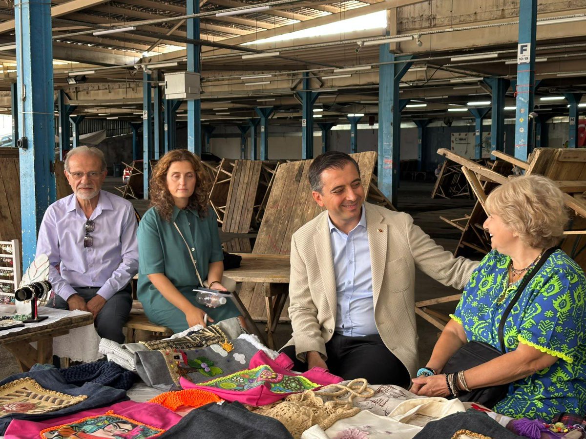 AKPartiSisli's tweet photo. Emeğin Gücü, Kadının İzi 🌸✨

İlçe Başkanımız Sayın Serkan Polat, Şişli Kadın El Emeği Pazarı’nı ziyaret etti.

Kadınlarımızın emeklerini ve birbirinden kıymetli el emeği ürünlerini yakından inceleyerek kendileriyle sohbet etti. Tüm emekçi kadınlarımıza bol kazanç ve bereketli işler diliyoruz 💐

@abdullahozdemir 
@srkplt 
@drfatihtuna
@oeyoruk
@akpartiistanbul
