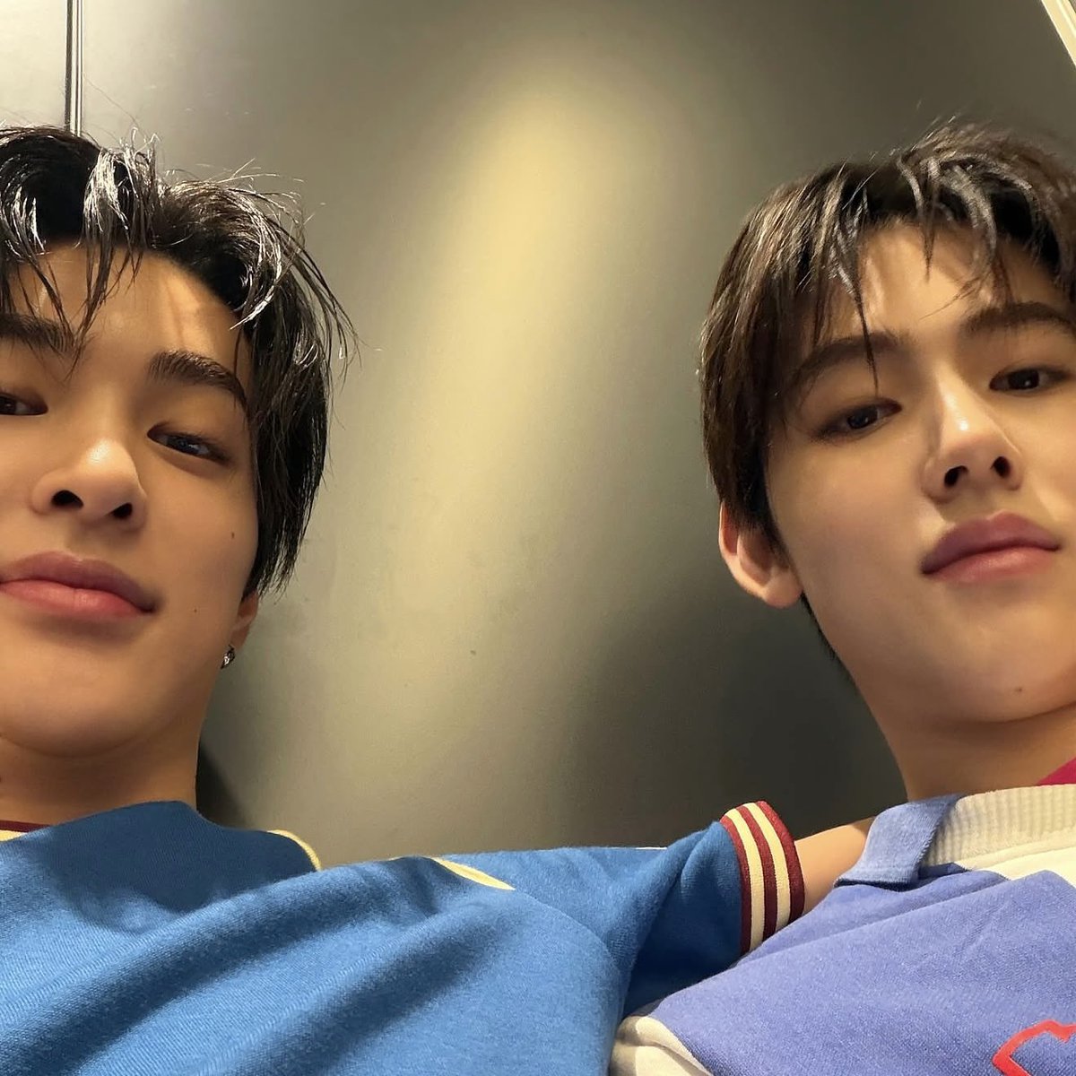 wavetojww's tweet photo. pypd jp photo dump and day 2 gets the keonhyeon pics … yk what also happened on day 2 … my interactions with keonhyeon at send off … holding eye contact w keonho &amp; seonghyeon smiling at my uchiwa …

i ❤️ keonhyeon i ❤️ twinz im a winner for life #luckygirlsyndrome https://t.co/h8kxyWPPDo