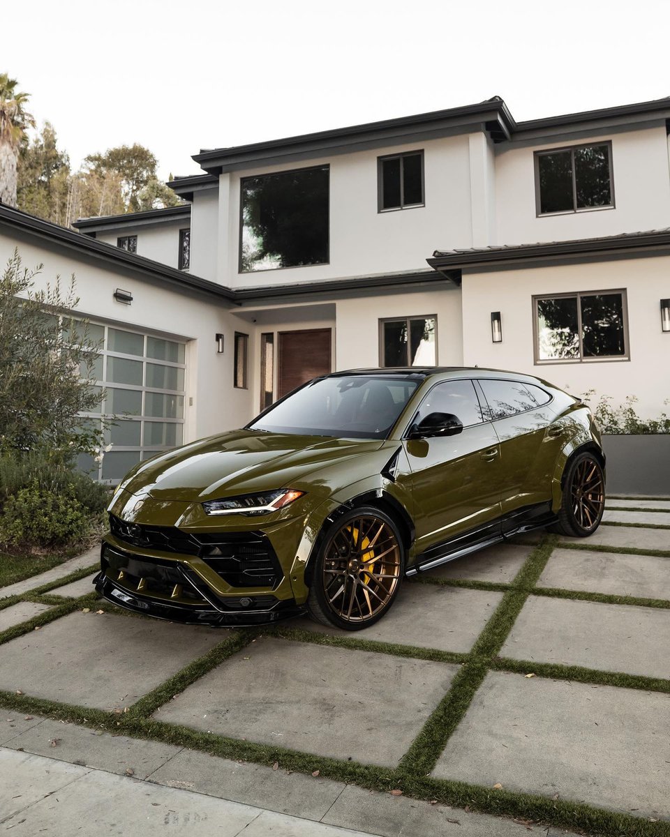 Elitecargasm's tweet photo. Lamborghini Urus 🍀 https://t.co/kEHpARQ4Lc