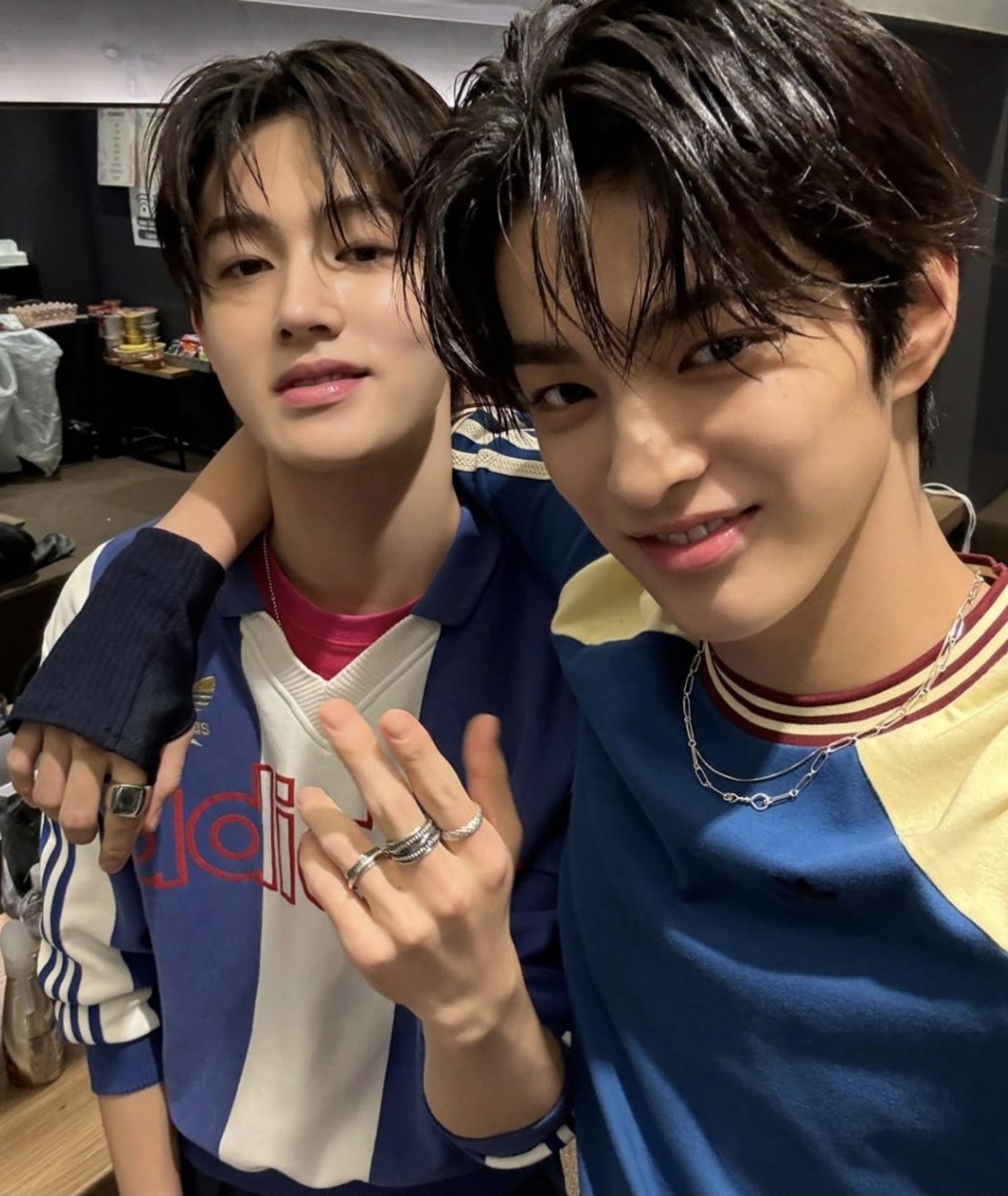 ghsharchive's tweet photo. 260908 공식 인스타

참 풍년이다 풍년이야 https://t.co/nAtU0LShdf