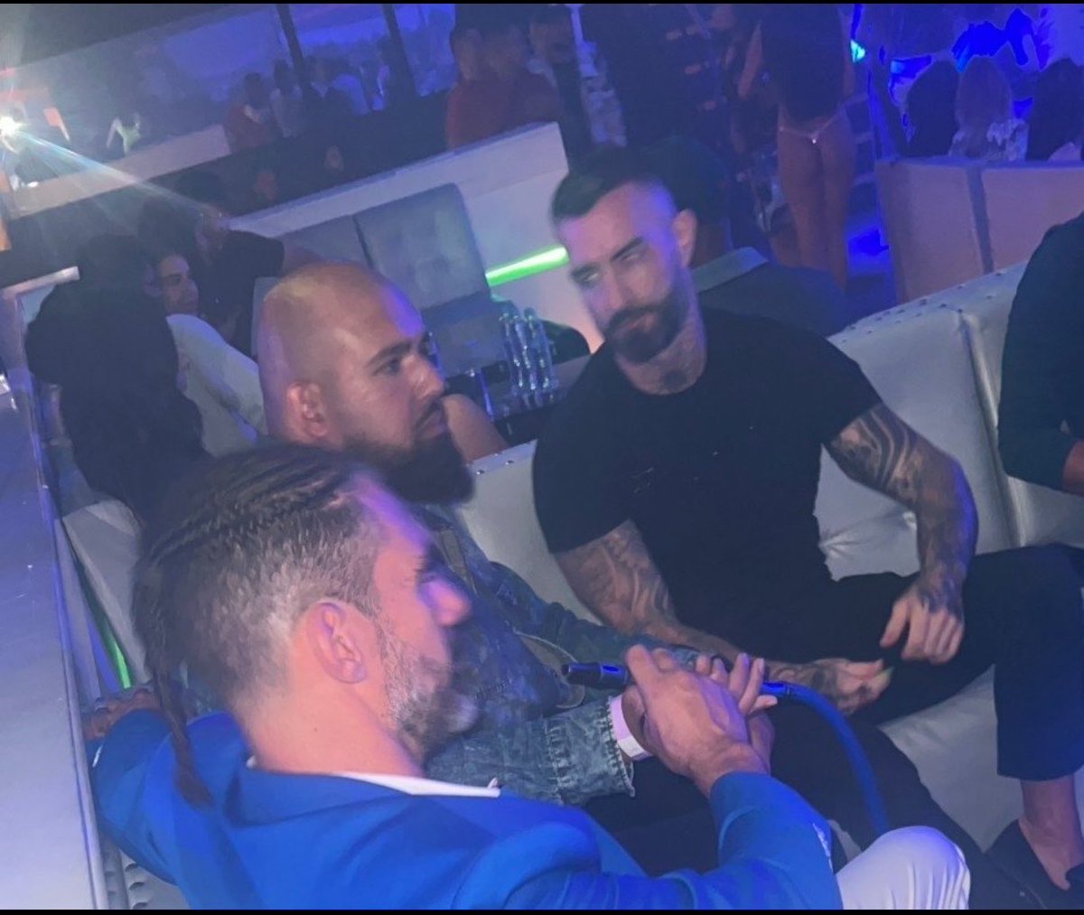 coaltweet's tweet photo. Sneako’s Muslim rabbi «The Warner» was allegedly seen in a strip club.

This comes days after Sneako tried to purity-test White Christians, Clavicular and Neon. https://t.co/HYMwB11FmR