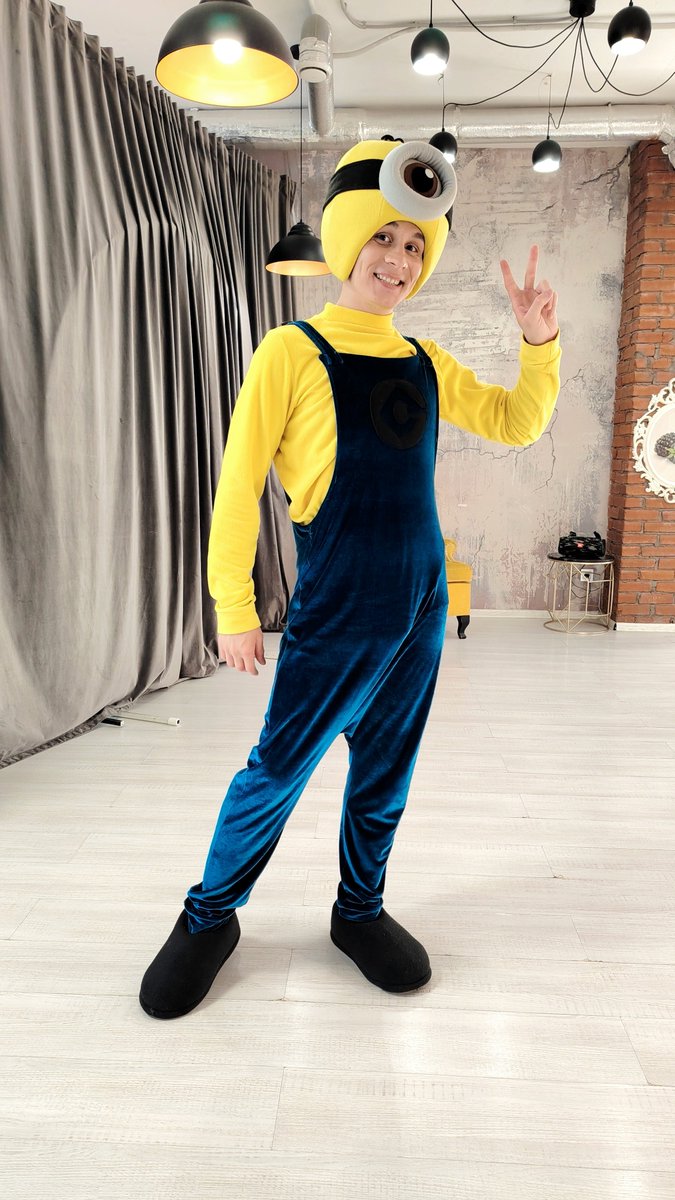 NineTikeMus's tweet photo. BANANAAA!!! 🍌🌞

#minions #despicableme #minionsandmonsters #actor #animator #laughter #joy #smile https://t.co/vVjIcM0COr