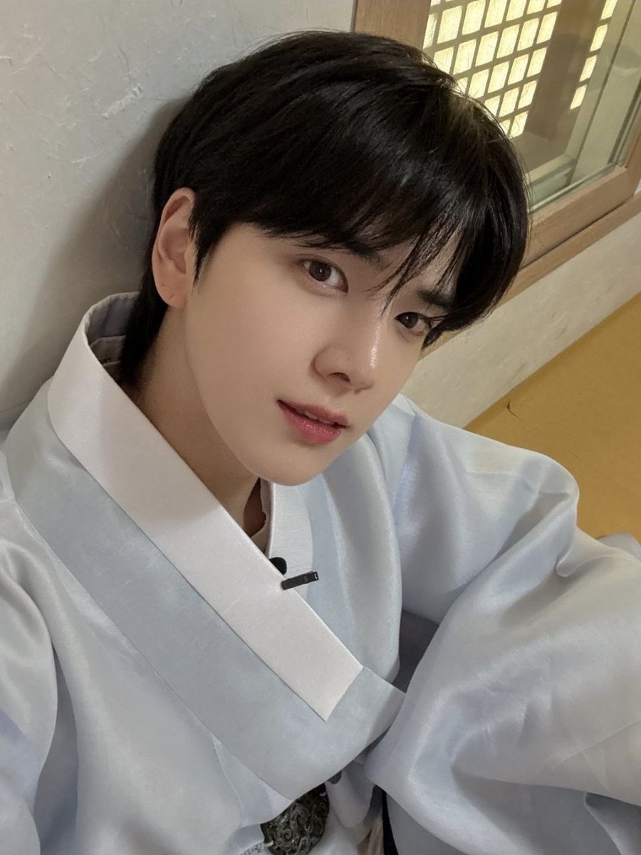_0hoonylover's tweet photo. 곧 볼 수 있을까……. https://t.co/D3OZg0aQWX