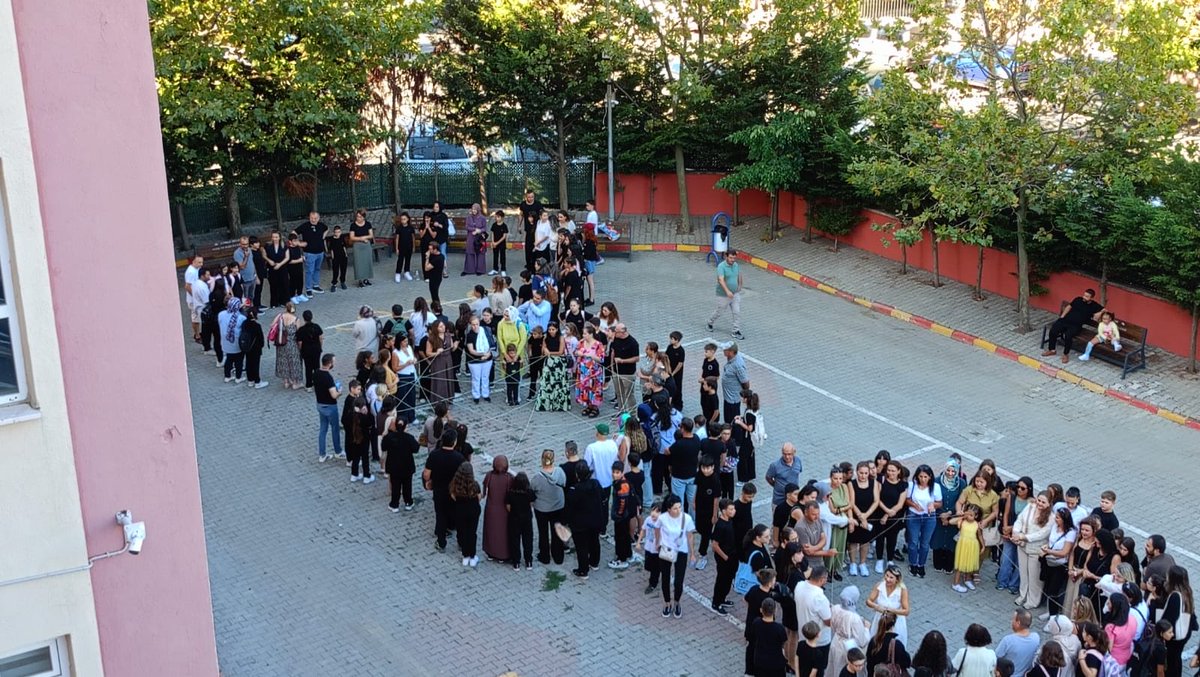 pinhasokulu's tweet photo. Yeni eğitim öğretim yılına merhaba diyen 5. sınıf öğrencilerimizin okula ve yeni öğrenme ortamlarına uyum süreçlerini desteklemek amacıyla 5. Sınıflar Uyum Programımız gerçekleştirildi.
#pinhas 💫
@drazizyeniyol @hete61 @ArslanerIrfan @CorluMem https://t.co/A6wEBT3qki