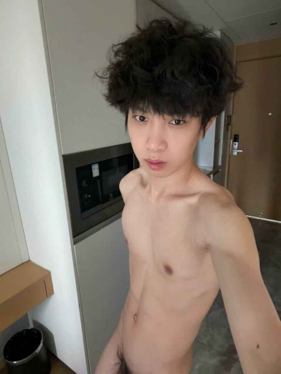 Bryce131815's tweet photo. 一起洗澡吗🛁 https://t.co/8mjGMCzP0V