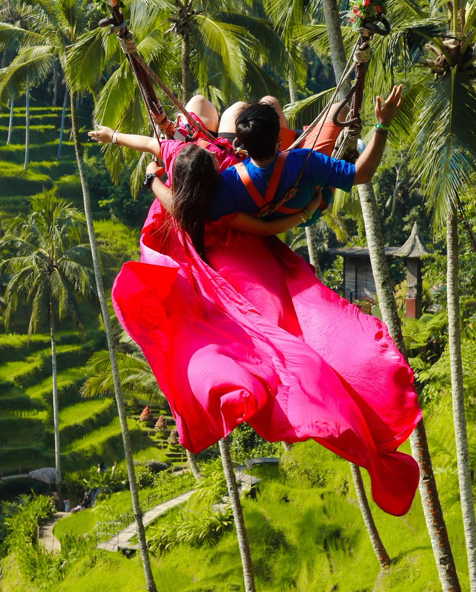 ProfLucia_'s tweet photo. Feeling like a Disney princess on the Bali swing. https://t.co/NruFgMGIiQ
