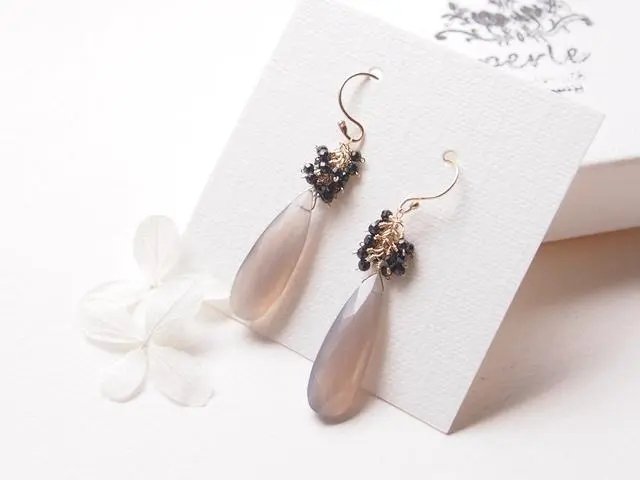perle_accessory's tweet photo. 宵闇色のピアス（14kgf）／イヤリング #minne 
https://t.co/3KikTB77Ce https://t.co/QKGemkLqgJ