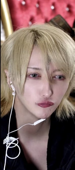 Nan_Nan__M's tweet photo. ゲーム中の表情もかわいい🎮💖 https://t.co/usIGGTd1eo