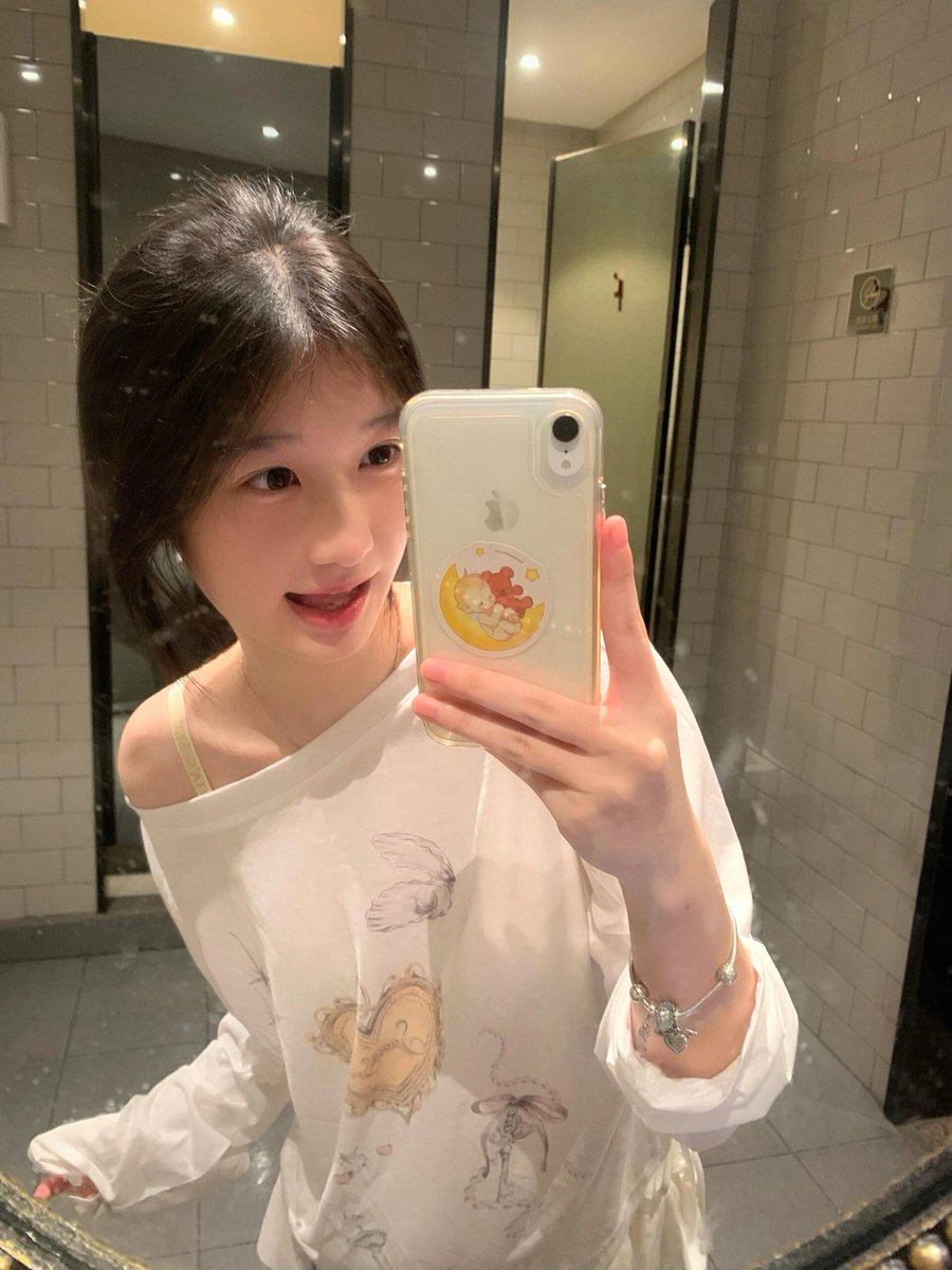amber90cg2's tweet photo. 高中生  我真的不要🚪啊

真的给b看  不信你试试！

我真是女菩萨！ https://t.co/EoyEVGWfij