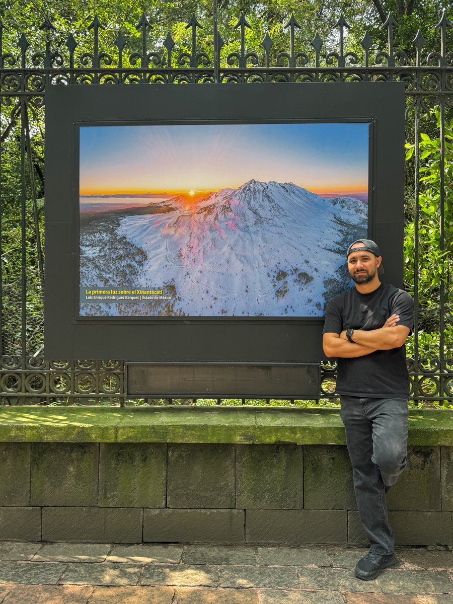 enriquebarquet's tweet photo. Finalmente pude visitar Mosaico Natura de CONABIO en las Rejas de Chapultepec. Dos de mis fotografías fueron seleccionadas como finalistas: una del Nevado de Toluca y otra del Popocatépetl en erupción.

Si andan por Chapultepec, dense una vuelta.

#SonyAlpha #Popocatépetl https://t.co/2rdxVJNEQa