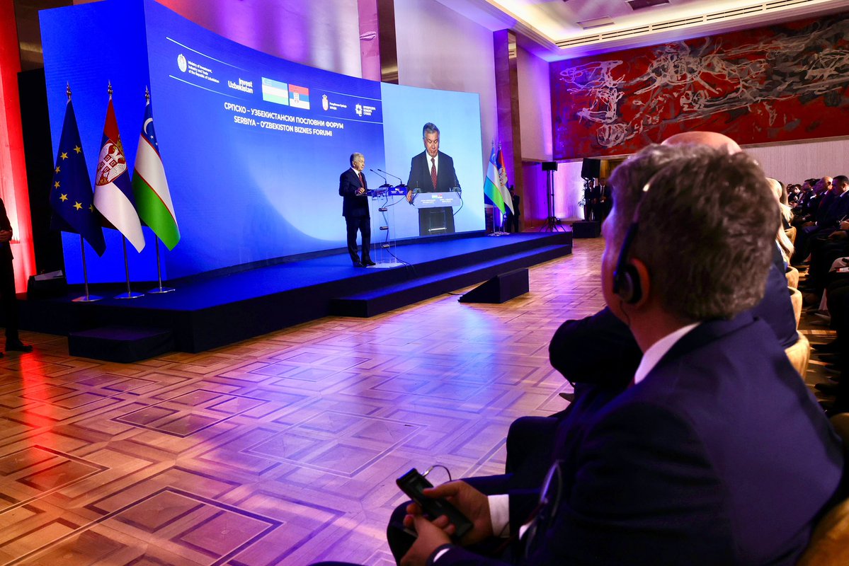 kancelarijaITE's tweet photo. 🤝 У присуству @predsednikrs Александра Вучића и председника Узбекистана Шавката Мирзијојева, директор #КанцеларијеИТЕ @Mihailo72J и први заменик министра дигиталних технологија г. Пекос разменили су МоУ о сарадњи у области дигитализације, еУправе и савремених технологија. https://t.co/tmkWekMCN4