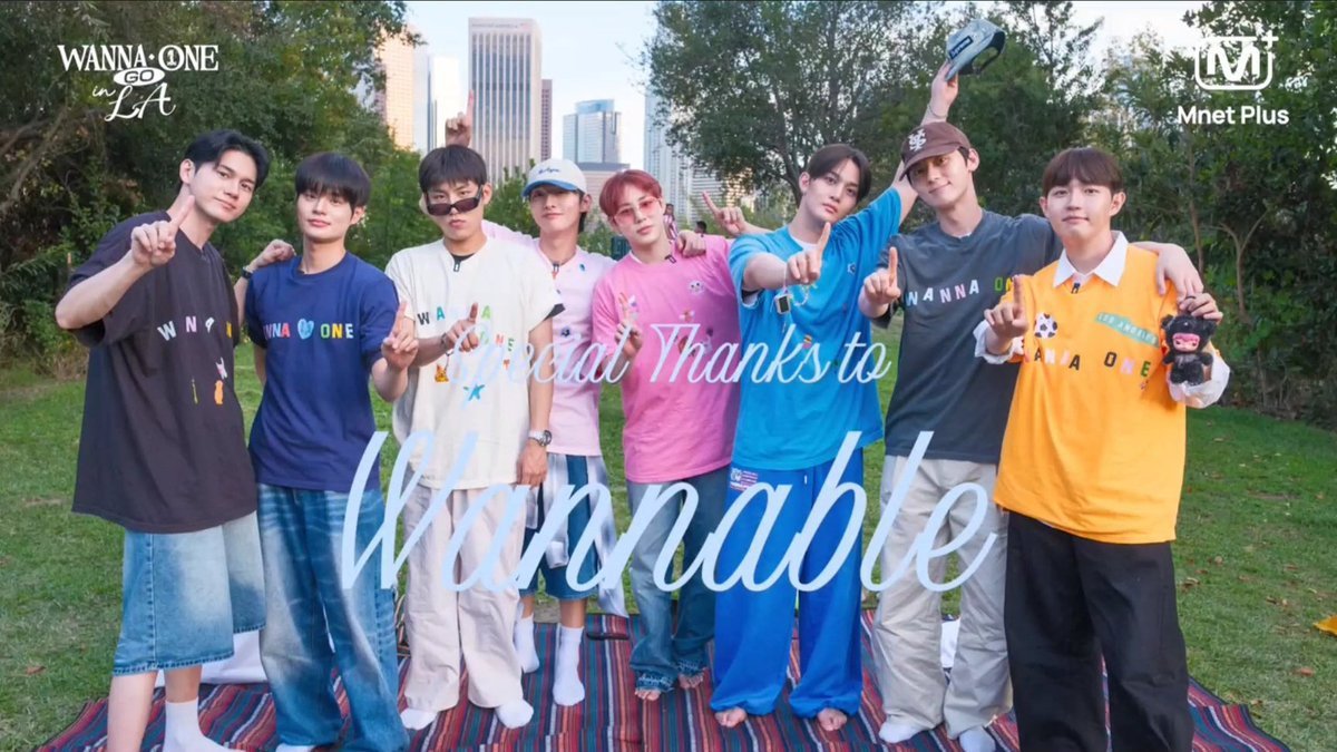 aiyoshida_'s tweet photo. Foto ini indah banget,kaya nyampein pesan walau udah punya warna masing² tapi mereka tetep WannaOne dan caption "special thanks to wannable" bener² menyentuh 🥹🥹 harusnya kan wannable yg bilang makasih buat semua perjuangan dan usahanya, kayanya aku jatuh cinta lagi ke W1❣️❣️ https://t.co/QPlvjx7Bod