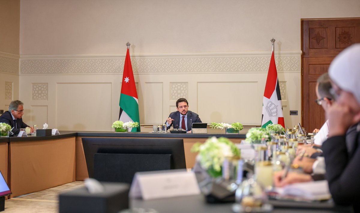RHCJO's tweet photo. His Royal Highness Crown Prince Al Hussein chairs a regular meeting of the National Council for Future Technology, and reviews the Council's plans and projects, including the "Sanad for Business" application, stressing the importance of providing the services required by Jordanian businessmen and citizens on the app.
#Jordan
