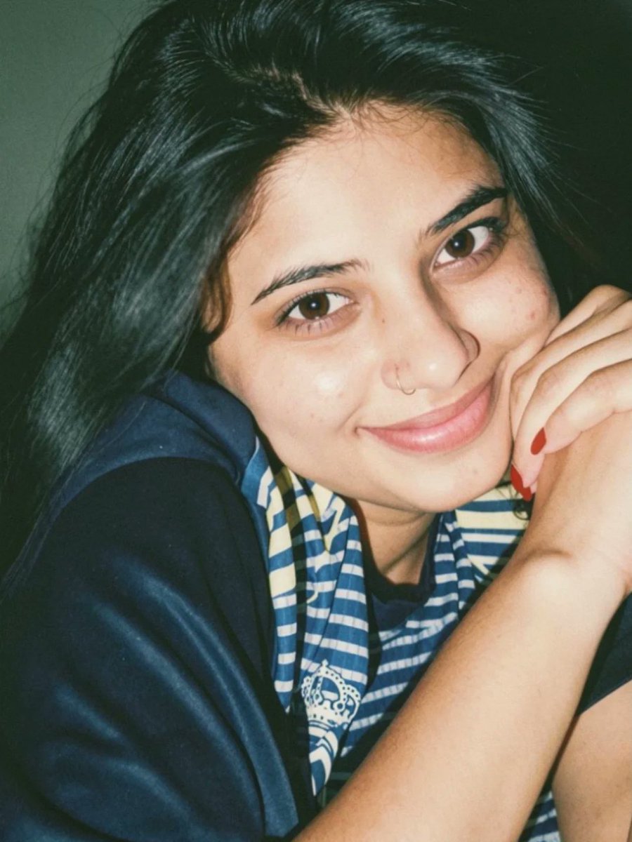 brunoesali's tweet photo. Bare face, midnight photoshoot. PC: @amit. thenics411 https://t.co/Kpx0mG57uH